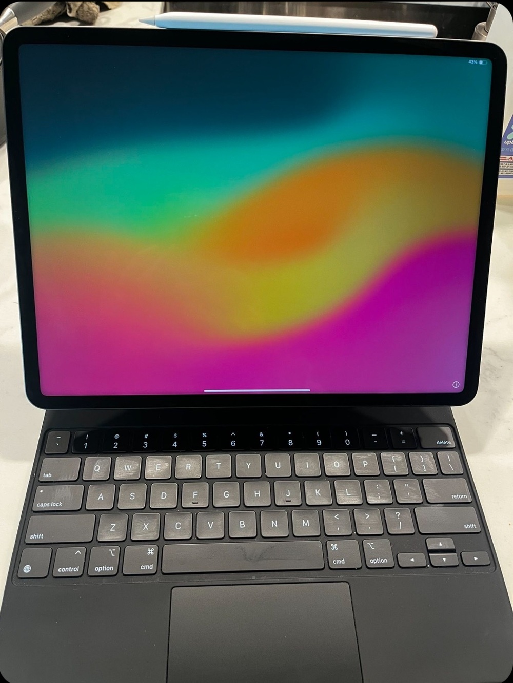 iPad Pro 12.9 5th gen 256gb with Magic Keyboard and apple pen